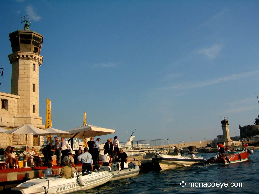 http://yachts.monacoeye.com/extraimages/lighthouses.jpg