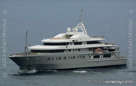 Alysia with dark grey hull