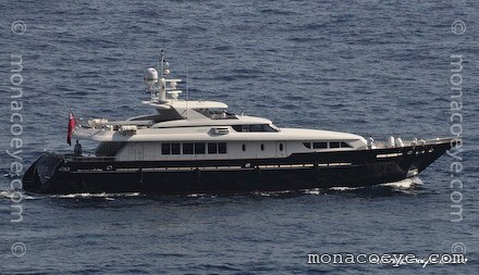 Mina with blue hull