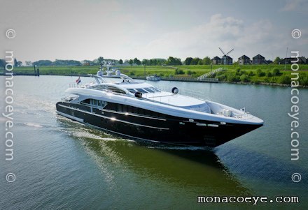 Perle Noire yacht