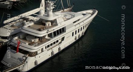 Space Feadship F45 Vantage