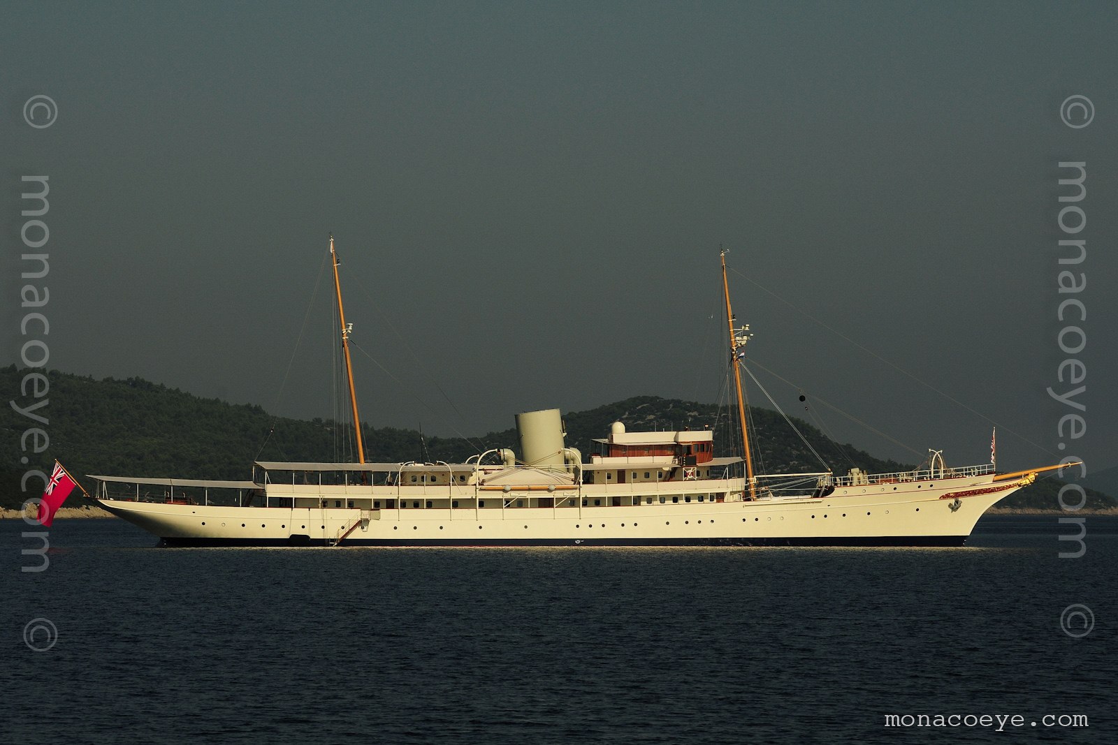 nahlin yacht