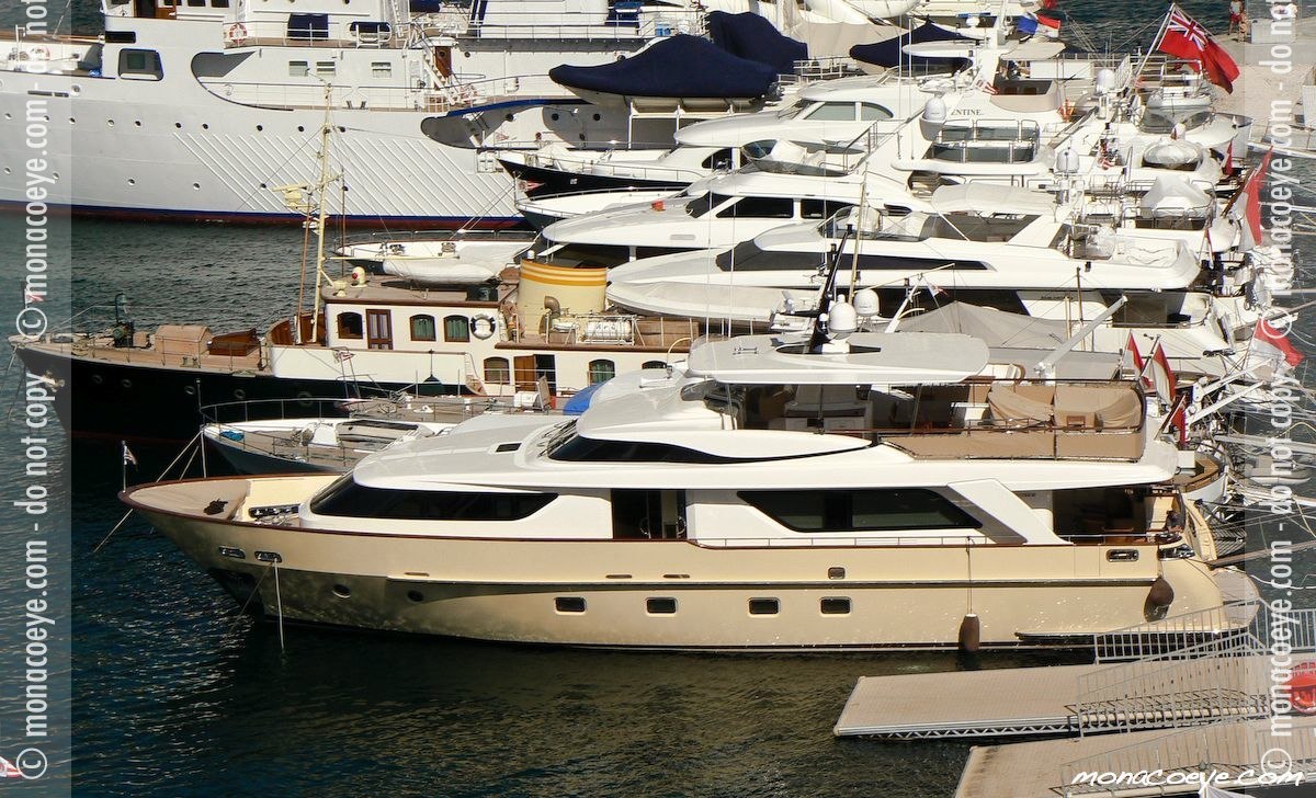 Yacht name: Sanlorenzo SD 92 • Coco Length: 90 ft 6 • 27.6 m. Year: 2007 Yacht name: Sanlorenzo SD 92 • Coco Length: 90 ft 6 • 27.6 m. Year: 2007