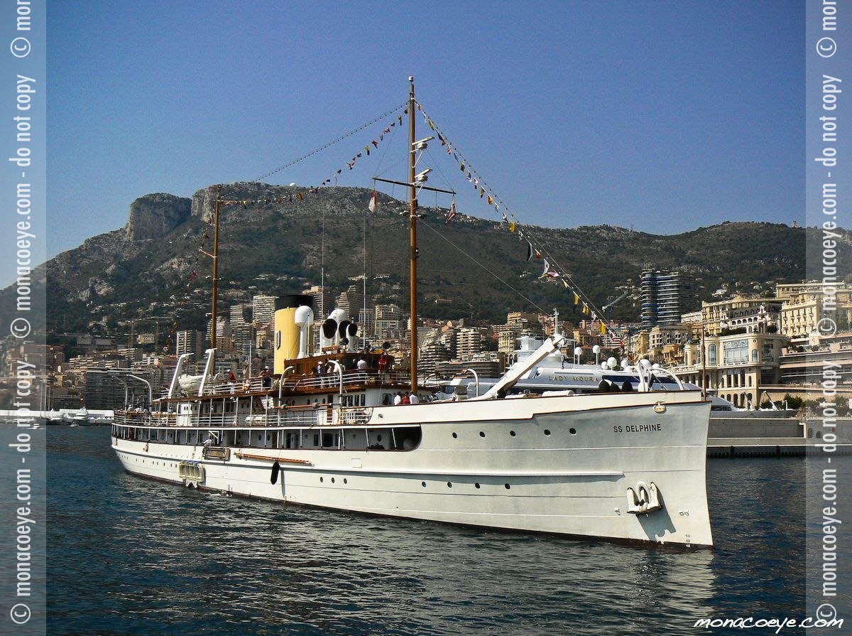 Yacht Delphine